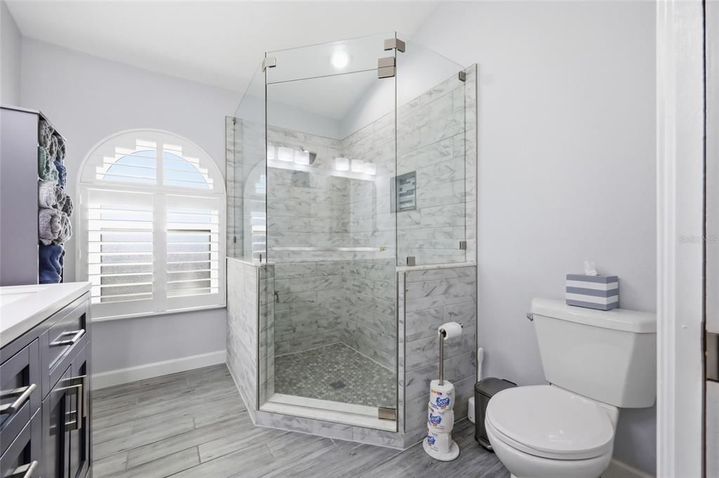 Active With Contract: $350,000 (3 beds, 2 baths, 1259 Square Feet)