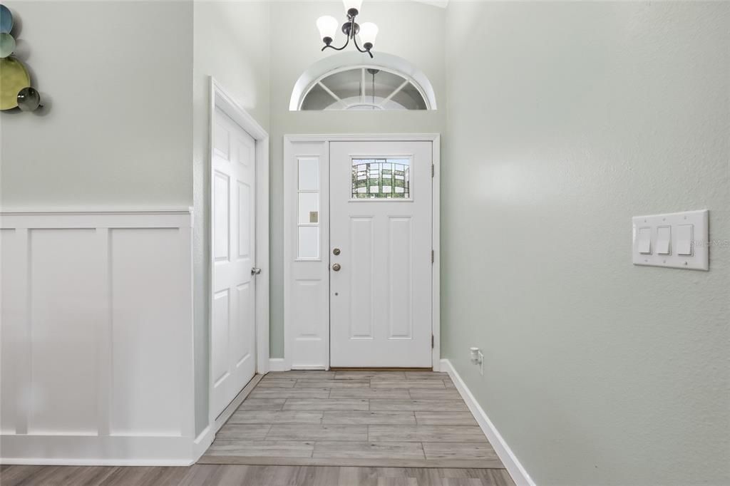 Active With Contract: $350,000 (3 beds, 2 baths, 1259 Square Feet)