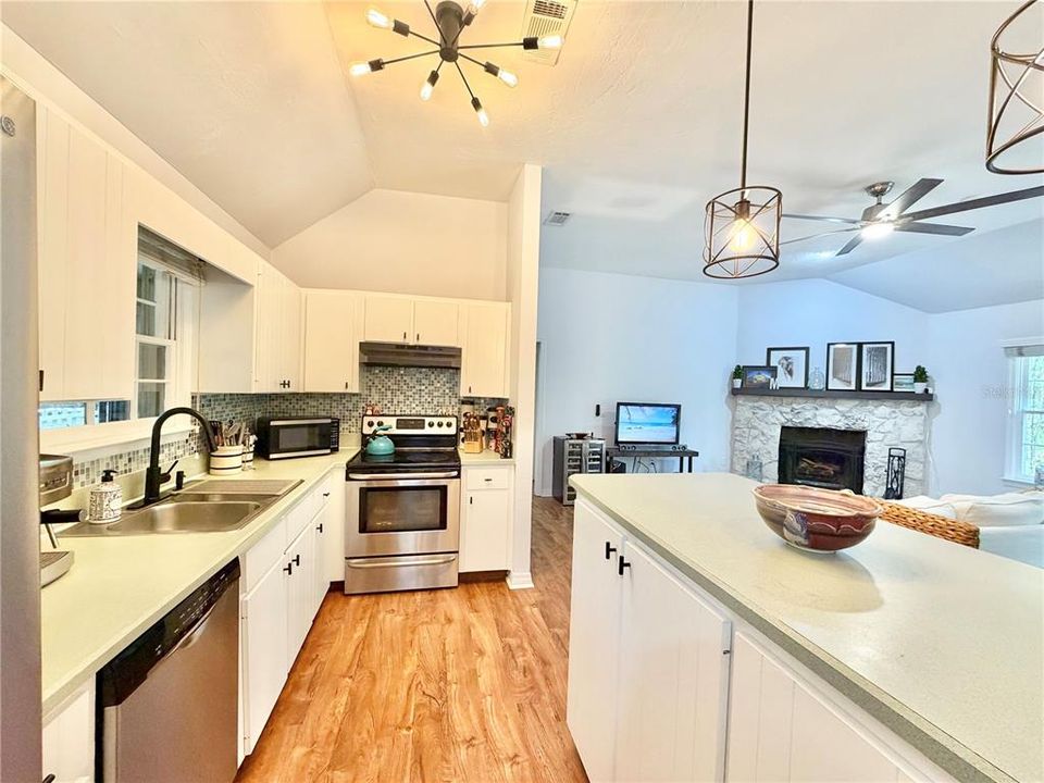 Activo con contrato: $267,900 (2 camas, 2 baños, 1008 Pies cuadrados)