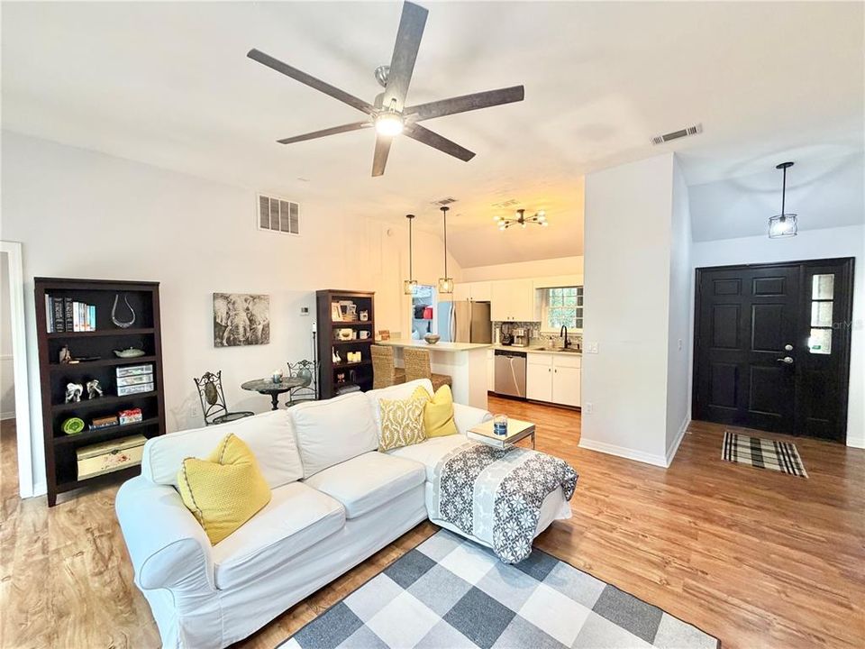 Activo con contrato: $267,900 (2 camas, 2 baños, 1008 Pies cuadrados)
