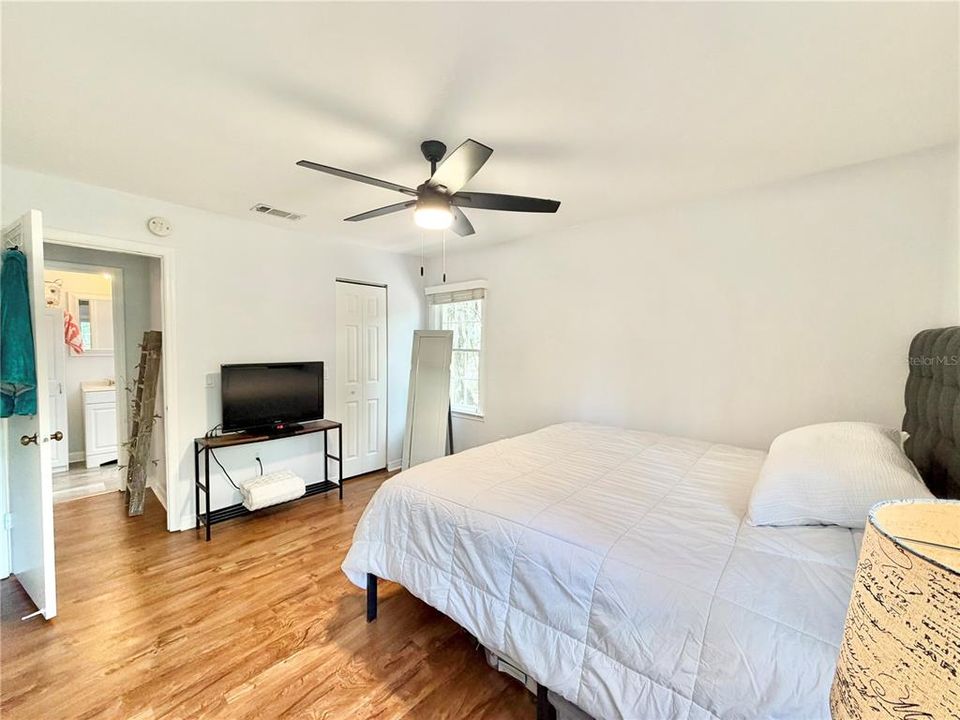 Activo con contrato: $267,900 (2 camas, 2 baños, 1008 Pies cuadrados)