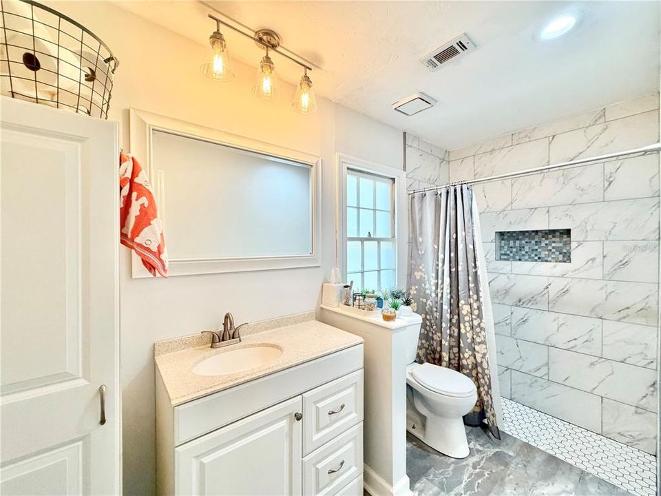 Activo con contrato: $267,900 (2 camas, 2 baños, 1008 Pies cuadrados)