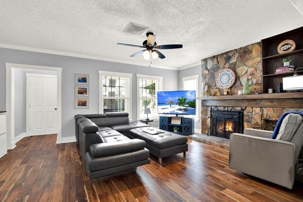 For Sale: $650,000 (3 beds, 2 baths, 1774 Square Feet)