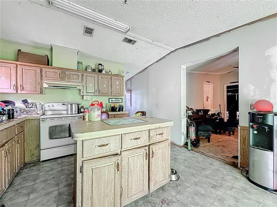 For Sale: $118,000 (3 beds, 2 baths, 1795 Square Feet)