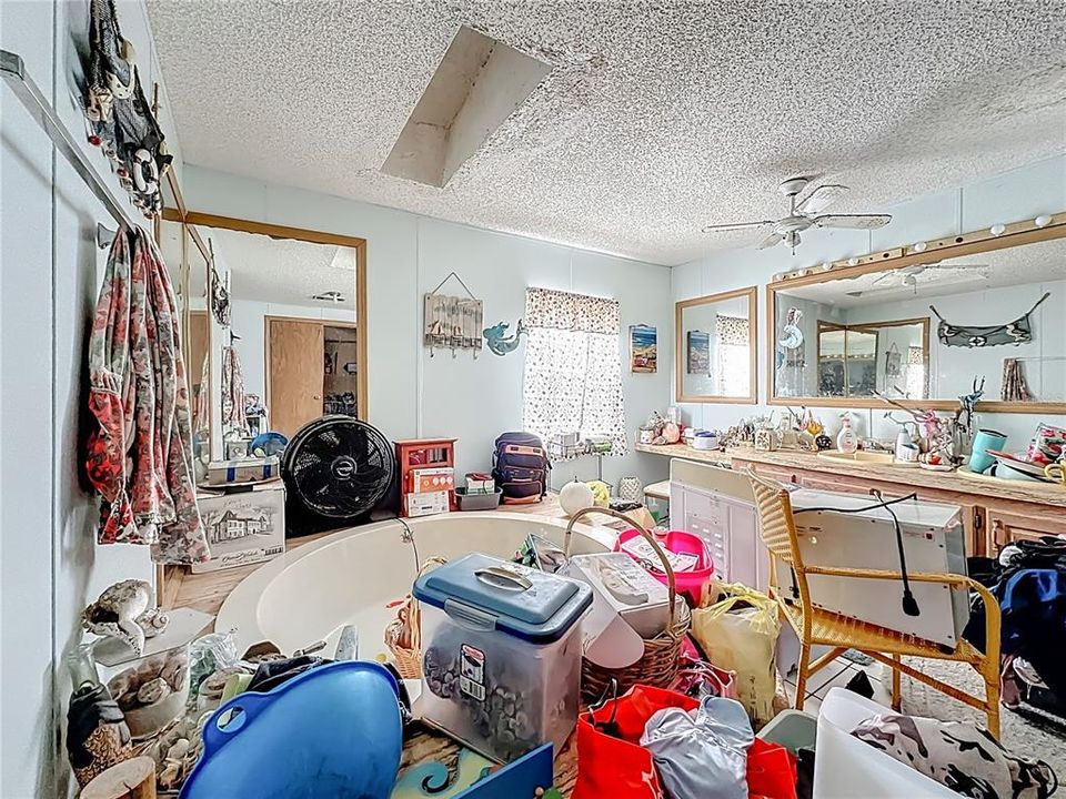 For Sale: $118,000 (3 beds, 2 baths, 1795 Square Feet)