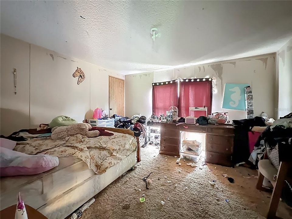 For Sale: $118,000 (3 beds, 2 baths, 1795 Square Feet)