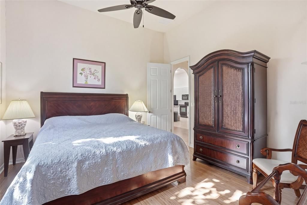 En Venta: $389,000 (4 camas, 2 baños, 2531 Pies cuadrados)