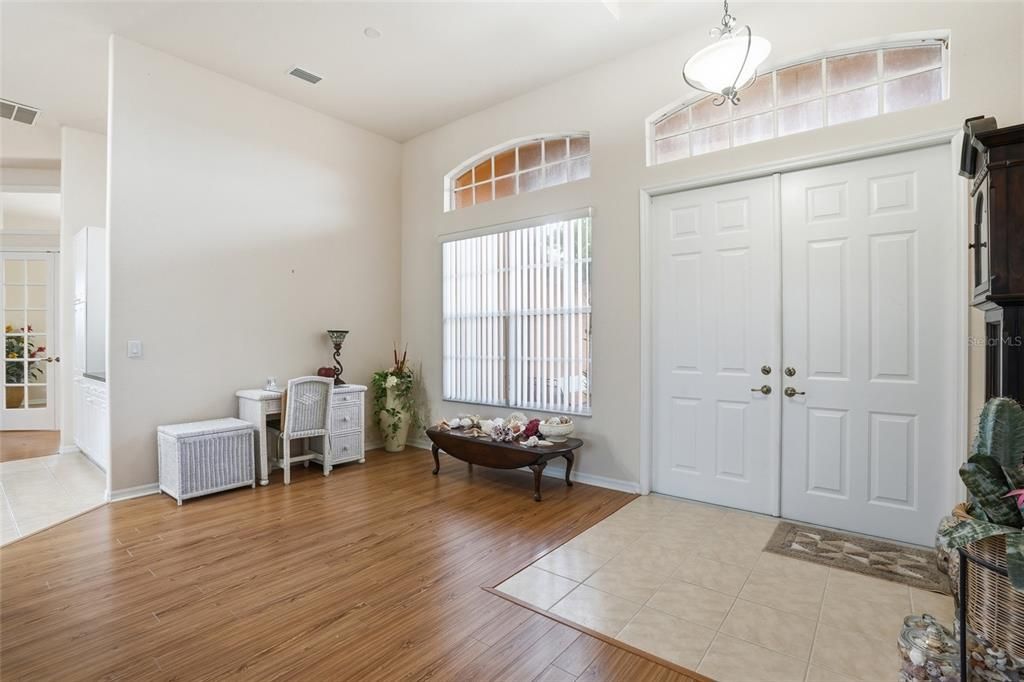 En Venta: $389,000 (4 camas, 2 baños, 2531 Pies cuadrados)
