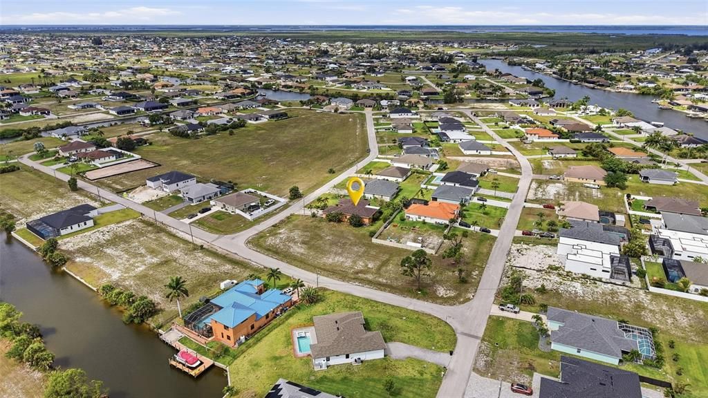 En Venta: $389,000 (4 camas, 2 baños, 2531 Pies cuadrados)