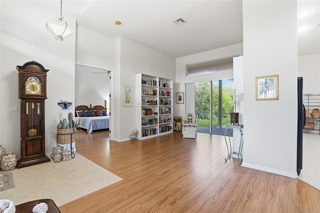 En Venta: $389,000 (4 camas, 2 baños, 2531 Pies cuadrados)