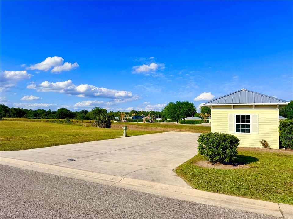 En Venta: $155,900 (0.14 acres)