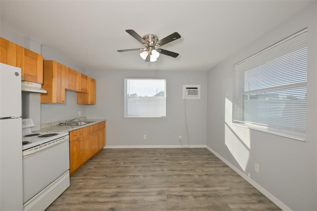 For Rent: $995 (0 beds, 1 baths, 280 Square Feet)