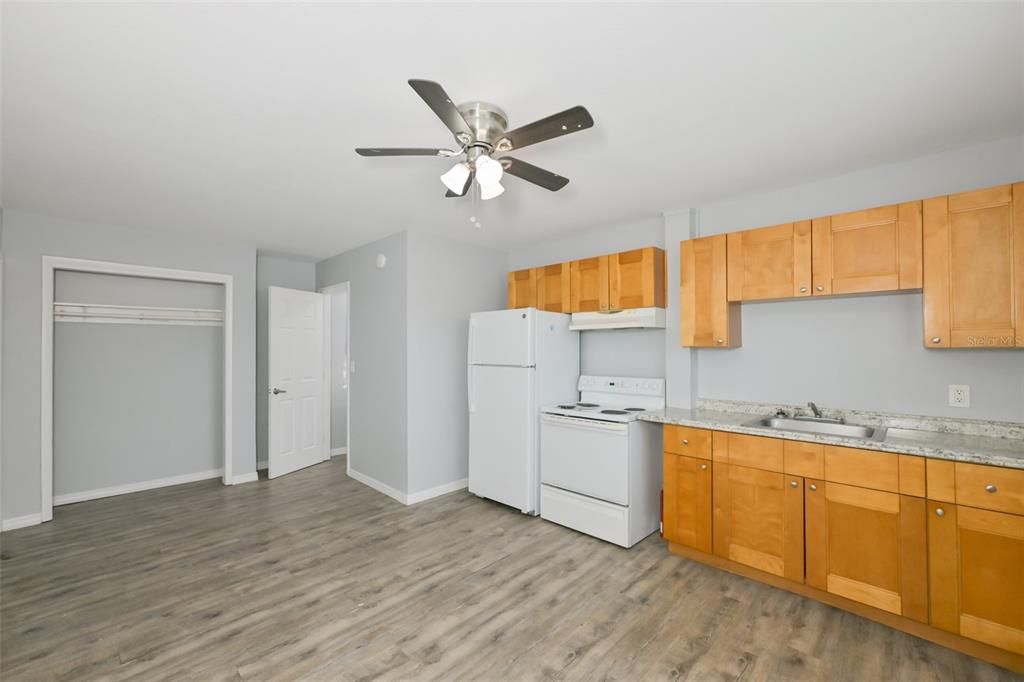 For Rent: $995 (0 beds, 1 baths, 280 Square Feet)