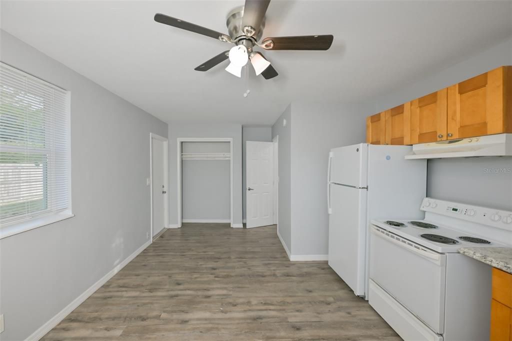 For Rent: $995 (0 beds, 1 baths, 280 Square Feet)