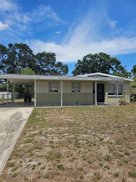 For Rent: $1,950 (4 beds, 1 baths, 1134 Square Feet)