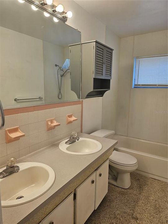 For Rent: $1,950 (4 beds, 1 baths, 1134 Square Feet)