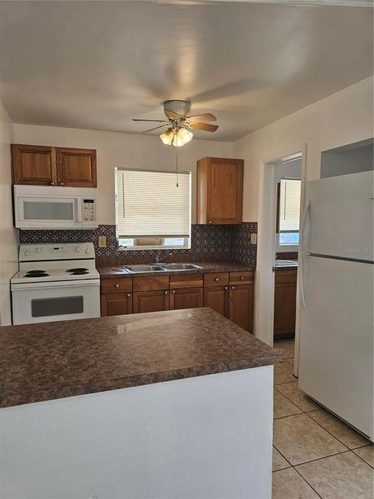 For Rent: $1,950 (4 beds, 1 baths, 1134 Square Feet)