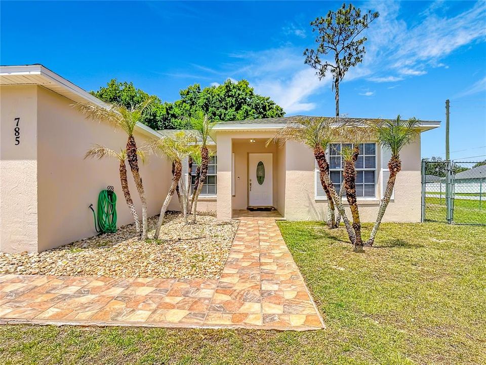 Activo con contrato: $239,000 (3 camas, 2 baños, 998 Pies cuadrados)