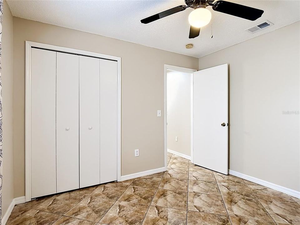 Activo con contrato: $239,000 (3 camas, 2 baños, 998 Pies cuadrados)