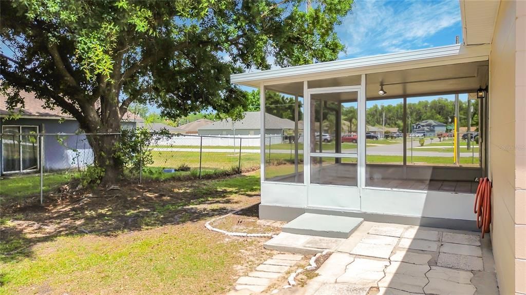 Activo con contrato: $239,000 (3 camas, 2 baños, 998 Pies cuadrados)
