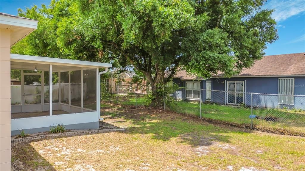 Activo con contrato: $239,000 (3 camas, 2 baños, 998 Pies cuadrados)