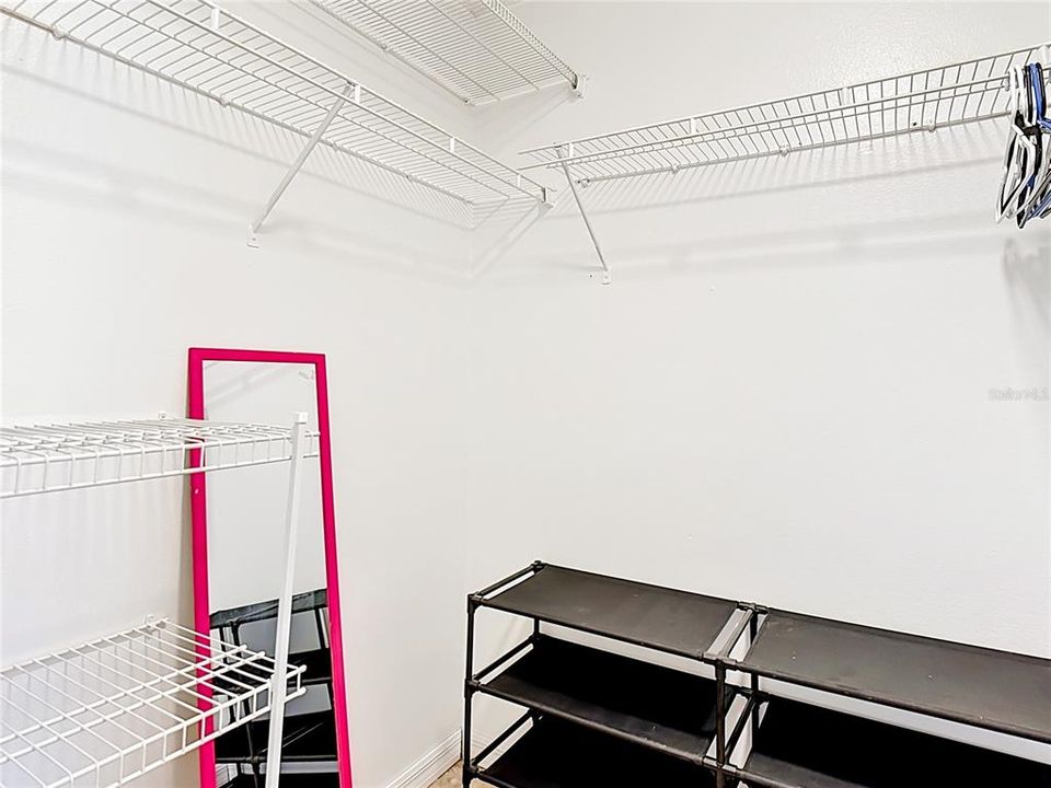 Activo con contrato: $239,000 (3 camas, 2 baños, 998 Pies cuadrados)