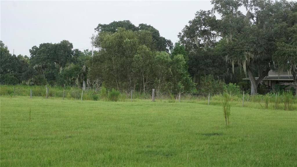 En Venta: $1,900,000 (17.03 acres)