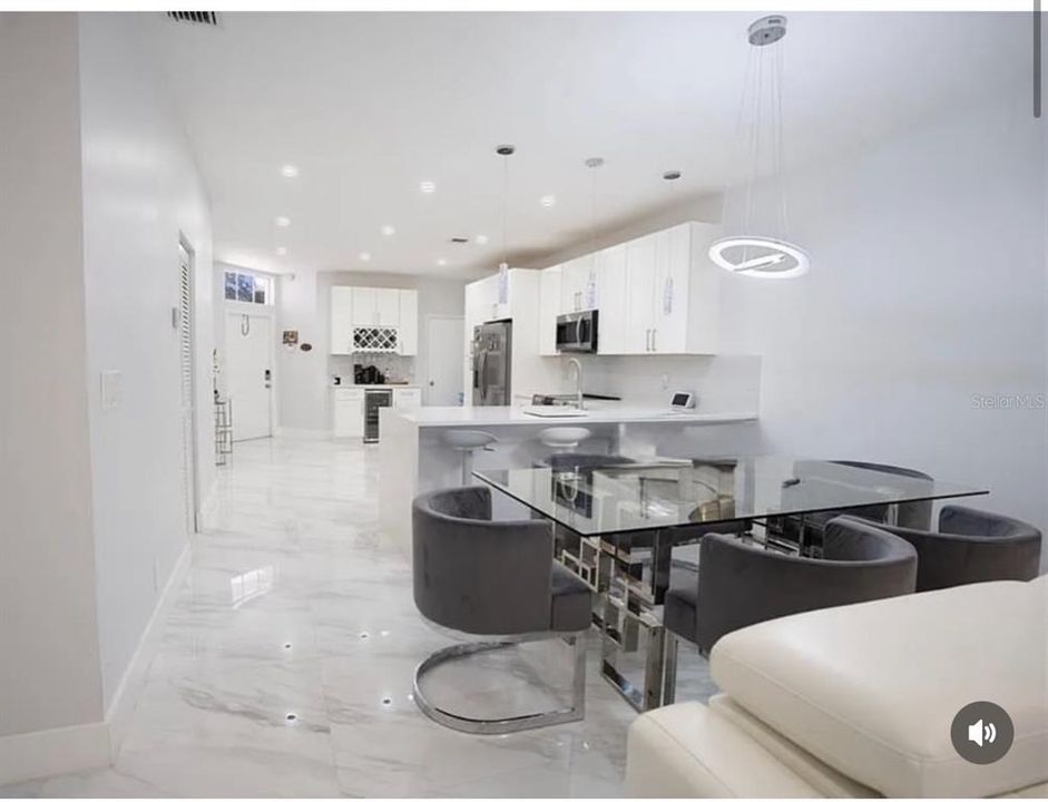 Recently Sold: $409,000 (3 beds, 2 baths, 1388 Square Feet)