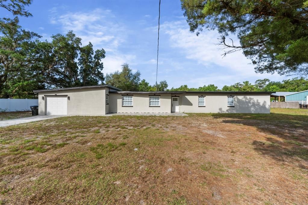 En Venta: $630,000 (5 camas, 3 baños, 1969 Pies cuadrados)