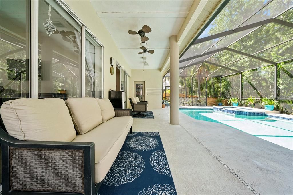 For Sale: $525,000 (4 beds, 3 baths, 2493 Square Feet)