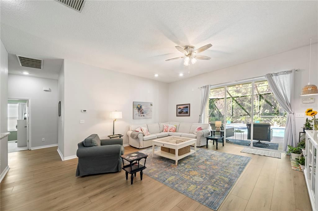 For Sale: $525,000 (4 beds, 3 baths, 2493 Square Feet)
