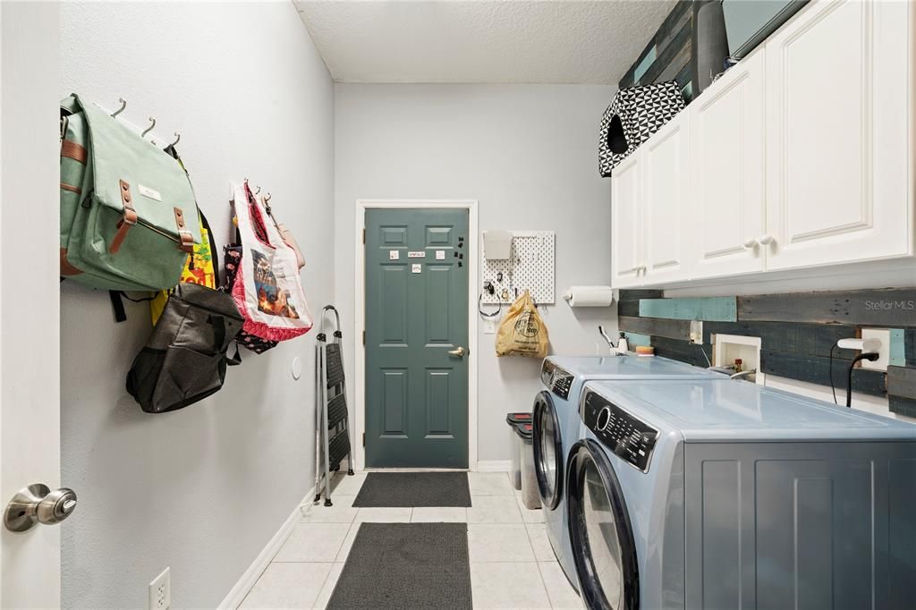 For Sale: $525,000 (4 beds, 3 baths, 2493 Square Feet)