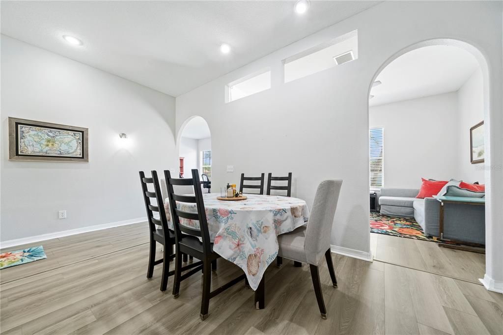 For Sale: $525,000 (4 beds, 3 baths, 2493 Square Feet)