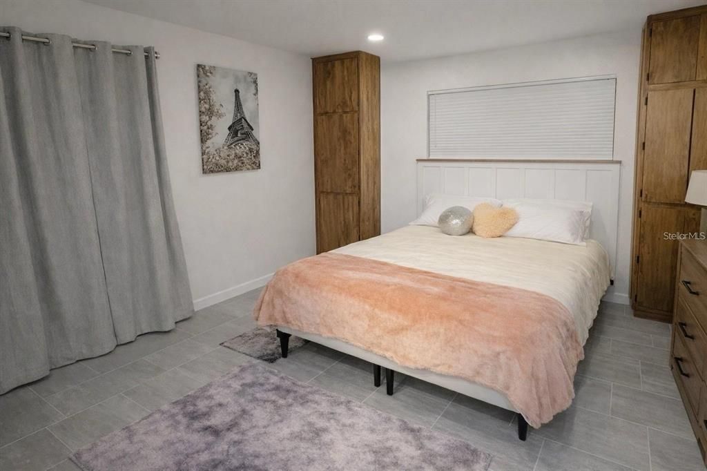 For Rent: $3,500 (2 beds, 2 baths, 906 Square Feet)