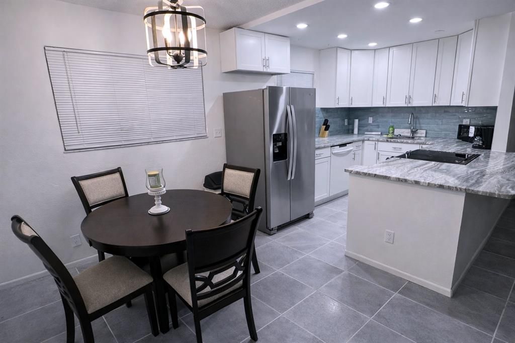 For Rent: $3,500 (2 beds, 2 baths, 906 Square Feet)
