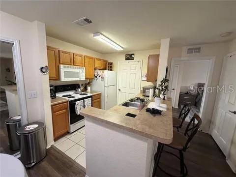 For Rent: $1,770 (2 beds, 2 baths, 928 Square Feet)