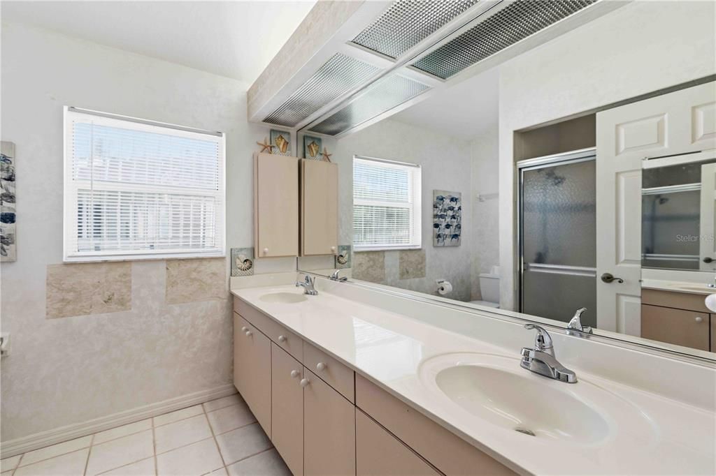 For Sale: $1,250,000 (4 beds, 3 baths, 2827 Square Feet)