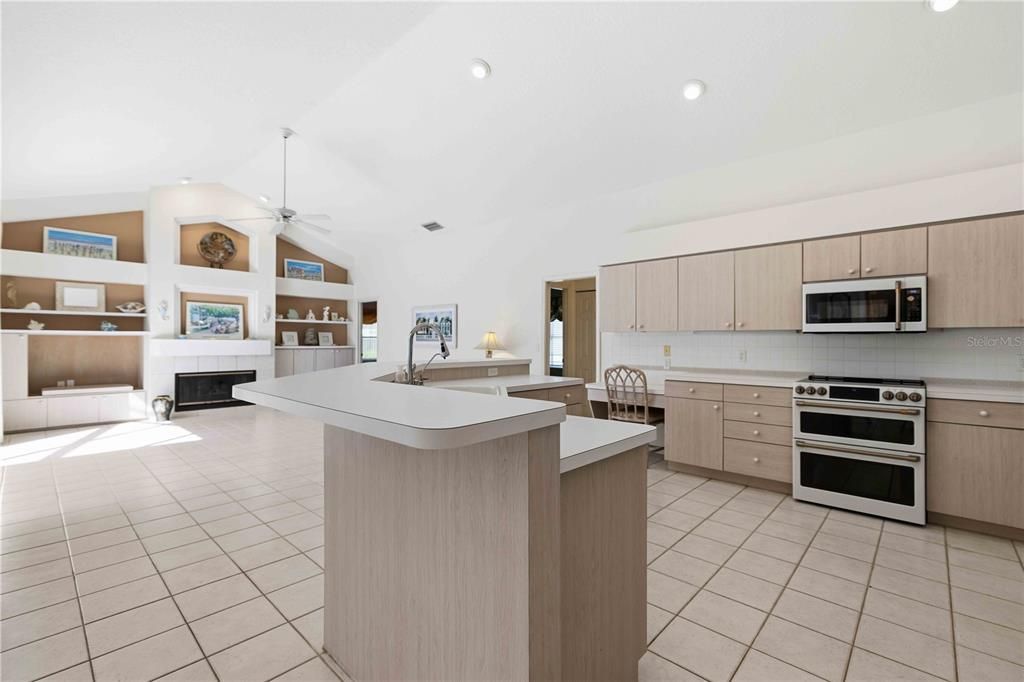 For Sale: $1,250,000 (4 beds, 3 baths, 2827 Square Feet)