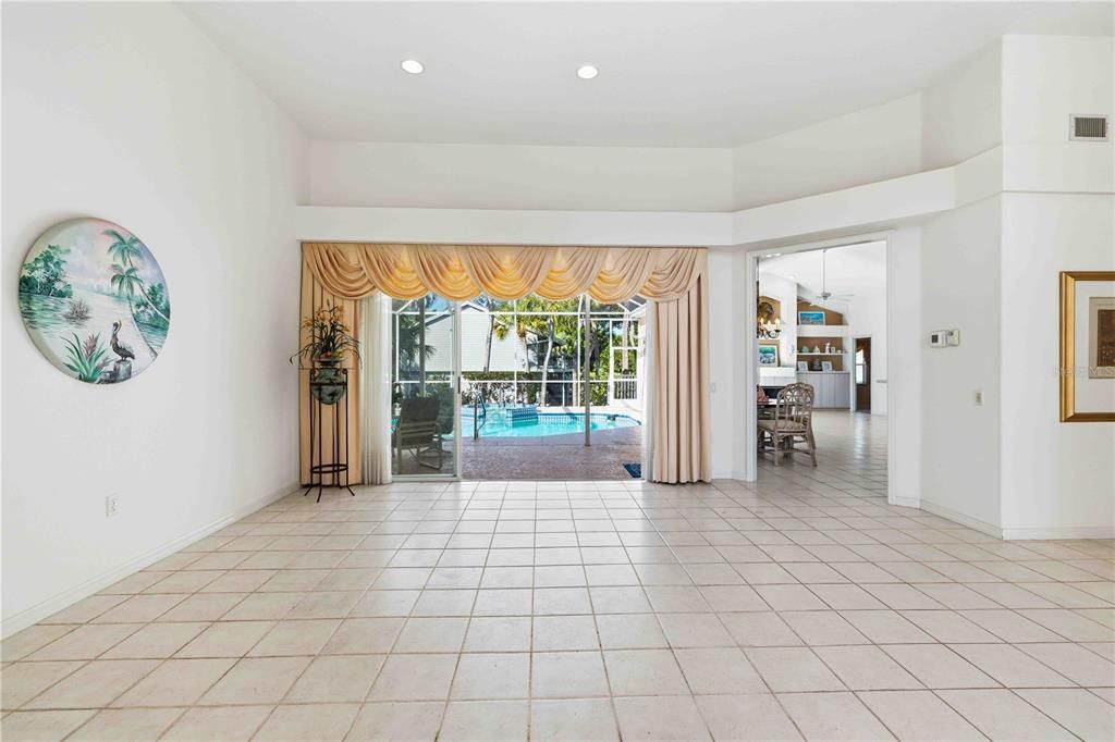 For Sale: $1,250,000 (4 beds, 3 baths, 2827 Square Feet)