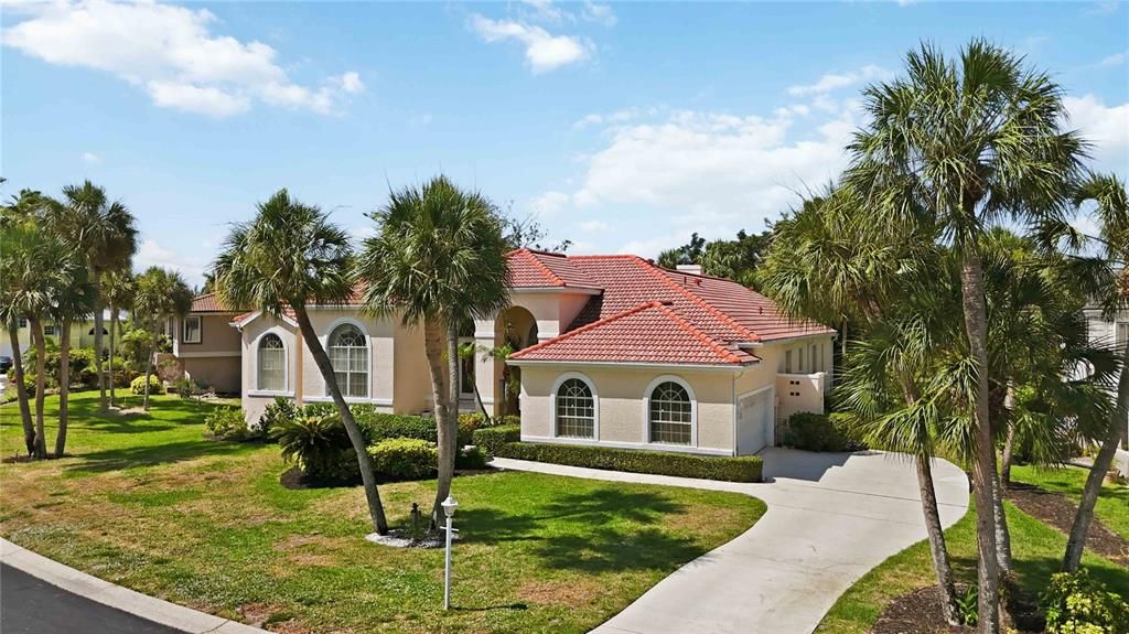 For Sale: $1,250,000 (4 beds, 3 baths, 2827 Square Feet)