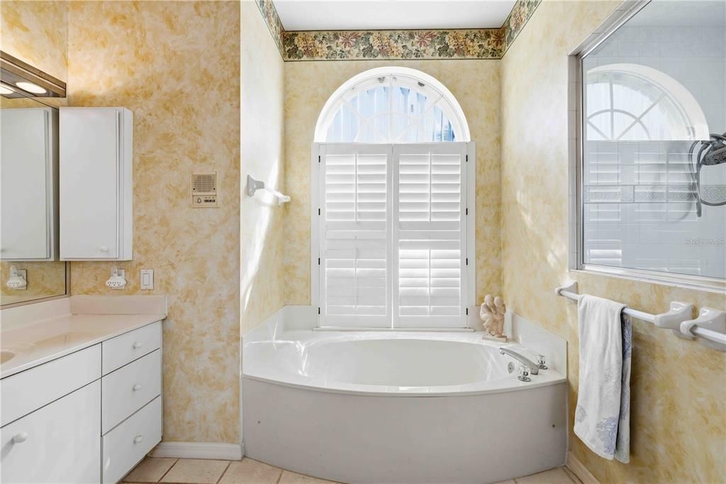 For Sale: $1,250,000 (4 beds, 3 baths, 2827 Square Feet)