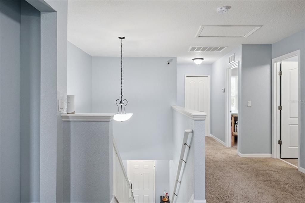 Activo con contrato: $360,000 (4 camas, 2 baños, 2831 Pies cuadrados)
