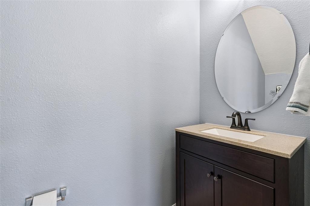 Activo con contrato: $360,000 (4 camas, 2 baños, 2831 Pies cuadrados)