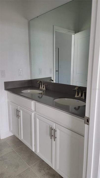 For Rent: $2,950 (4 beds, 3 baths, 2656 Square Feet)