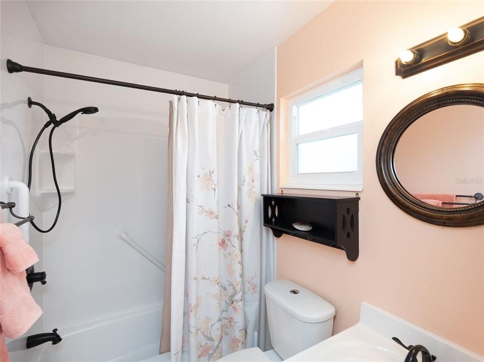For Sale: $169,900 (2 beds, 2 baths, 1055 Square Feet)