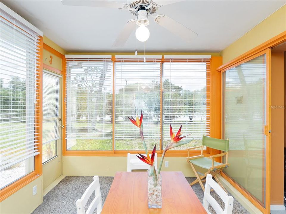 For Sale: $169,900 (2 beds, 2 baths, 1055 Square Feet)