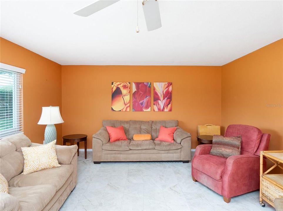 For Sale: $169,900 (2 beds, 2 baths, 1055 Square Feet)