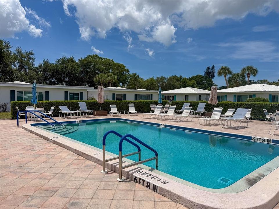 For Sale: $169,900 (2 beds, 2 baths, 1055 Square Feet)