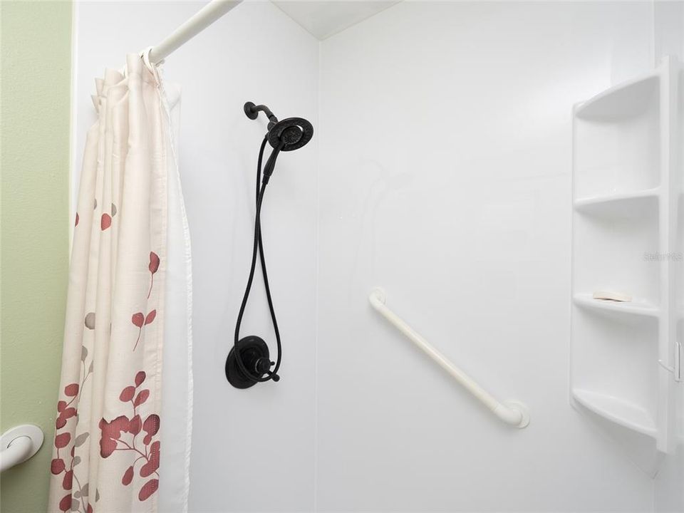 For Sale: $169,900 (2 beds, 2 baths, 1055 Square Feet)