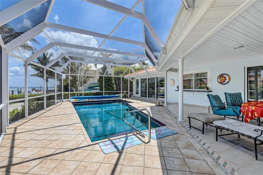 For Sale: $2,350,000 (3 beds, 2 baths, 1972 Square Feet)